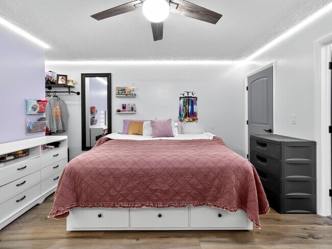 Building Photo - 8009 NW 71st Ct