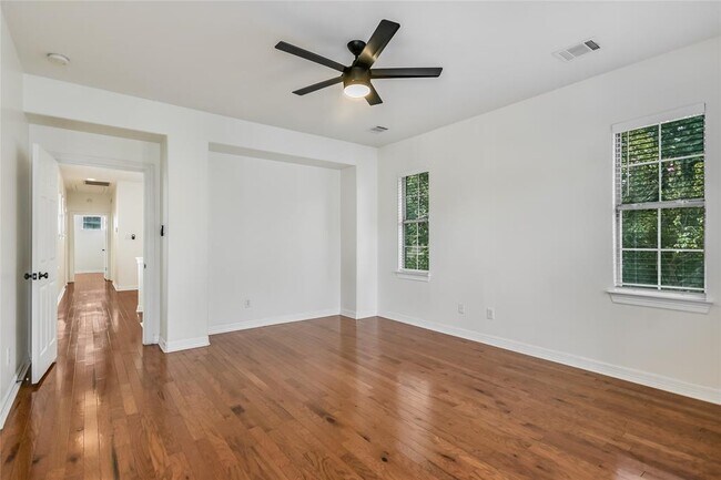 Building Photo - 4007 Gaines Ct