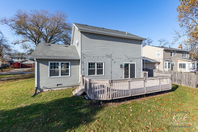 Building Photo - 350 Pearson Cir