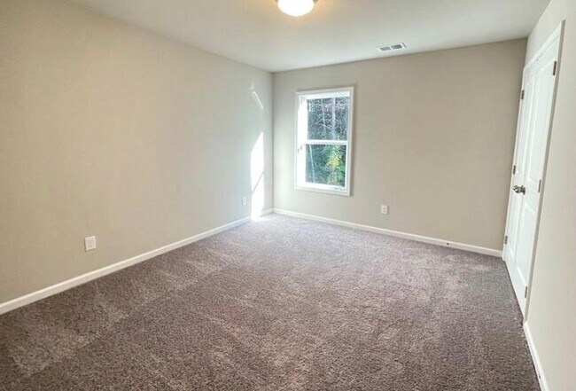 Building Photo - 111 Millers Ln