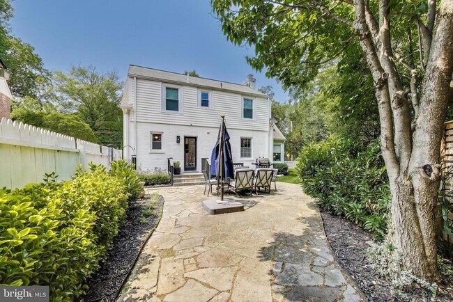Building Photo - 7807 Glenbrook Rd