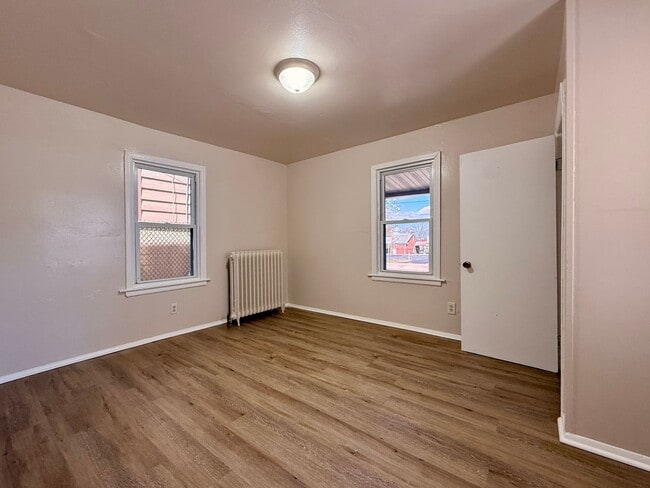 Building Photo - 141 W Elmer St