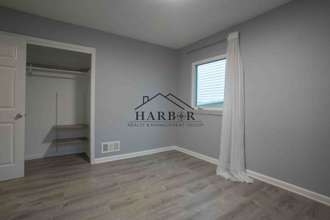 Building Photo - 2 Bedroom Single-Family Home in SW Rochester