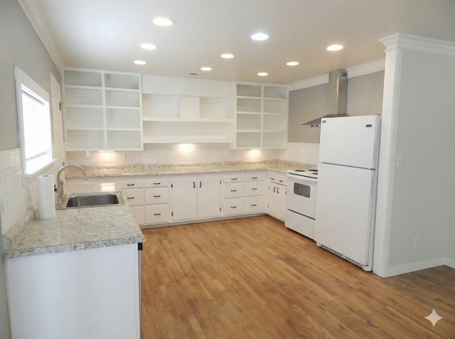 Building Photo - Fully renovated 2-BR Home – Space for Everything!