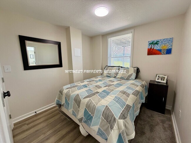 Building Photo - BEAUTIFUL TWO-STORY HOME w/POND VIEWS