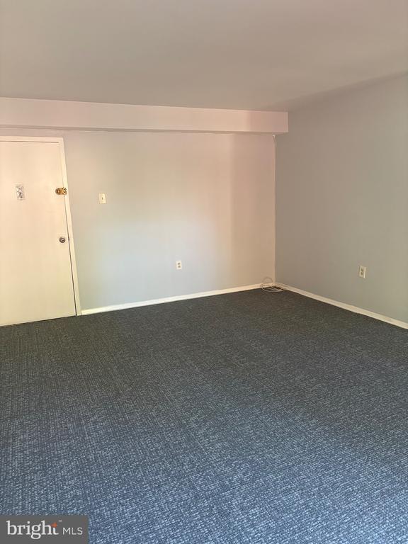 Building Photo - 215 Victor Pkwy