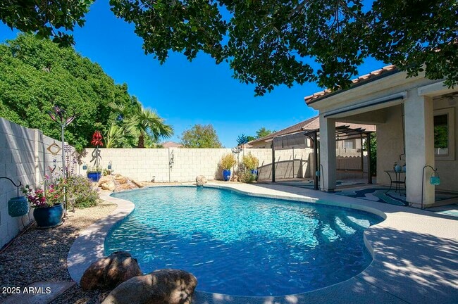 Building Photo - 7726 S El Camino Dr