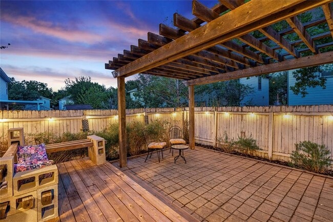 Building Photo - 8609 Claude Ct