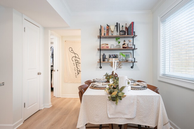 Building Photo - 100 Biscayne Dr NW