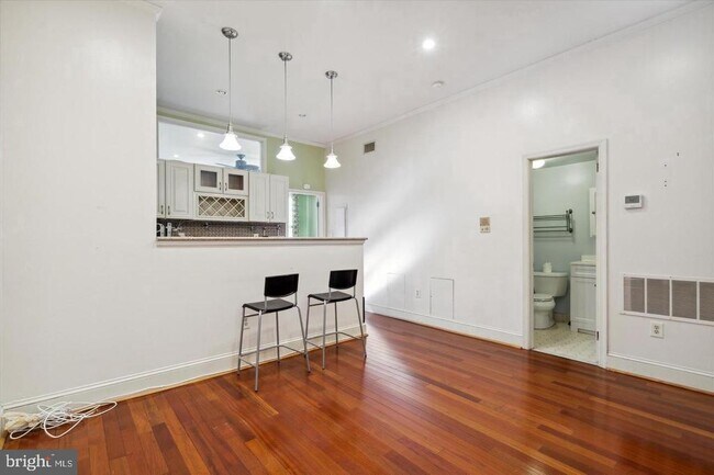 Building Photo - 1914 Fairmount Ave