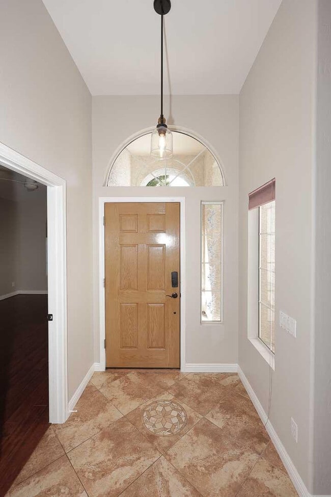 Building Photo - 6214 E Virginia St