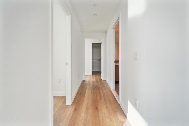 Building Photo - 50 Clinton Pl