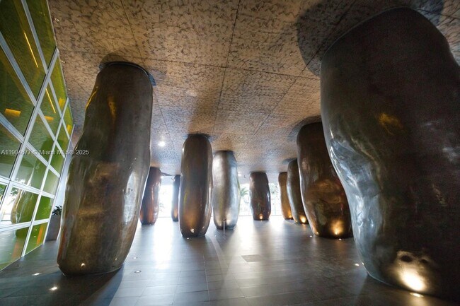 Building Photo - 465 Brickell Ave