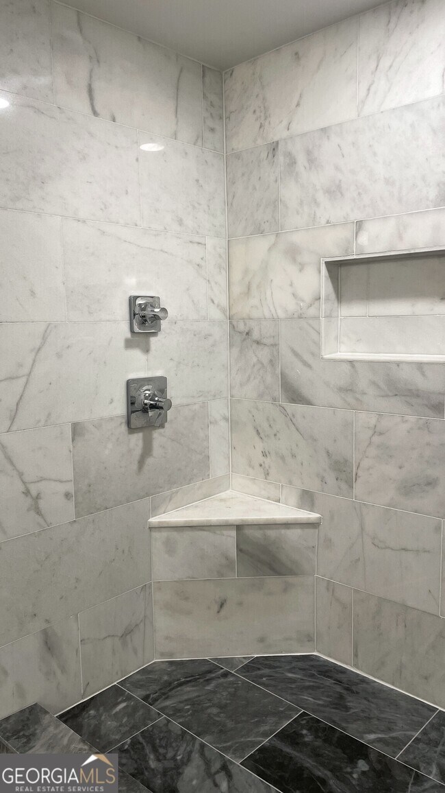 Building Photo - 850 Ralph McGill Blvd NE