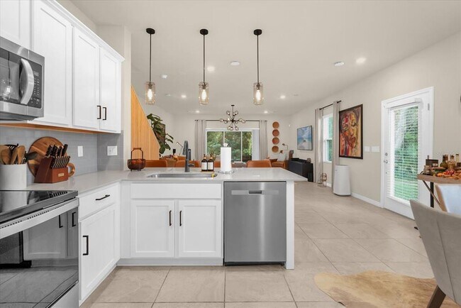 Building Photo - 2523 Bright Jewel St