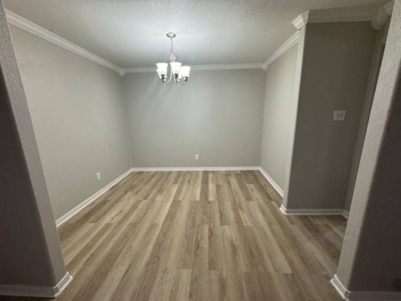 Building Photo - 2585 Marilee Ln