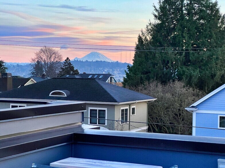 Building Photo - 4308 Wallingford Ave N