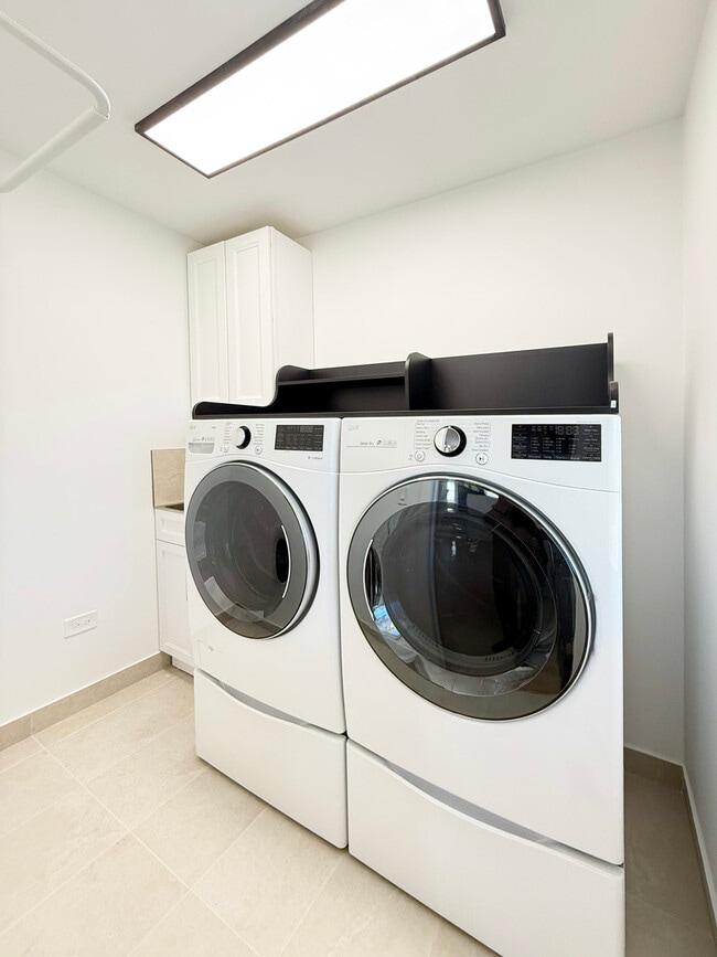 Building Photo - 3103 N Wilshire Ln