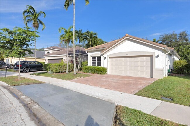 Building Photo - 949 Tanglewood Cir