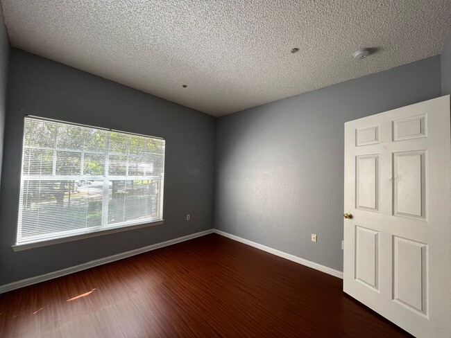 Building Photo - Lake Mary-Sanford area 2 bedroom 2 bath co...