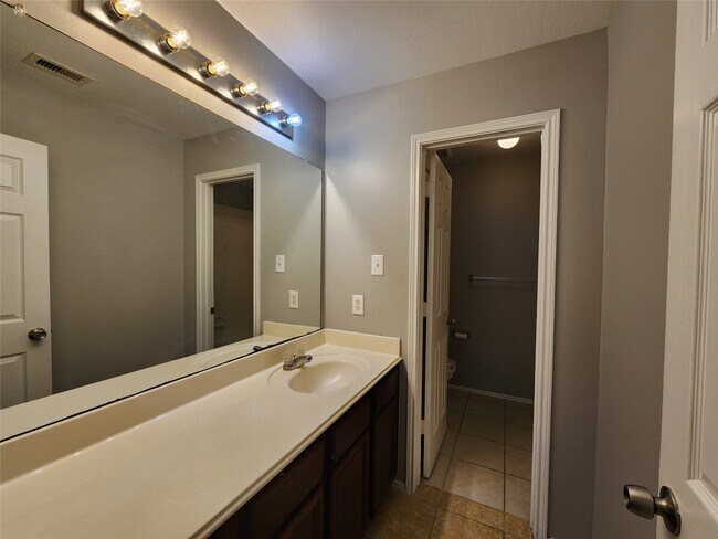 Building Photo - 22034 Guston Hall Ln