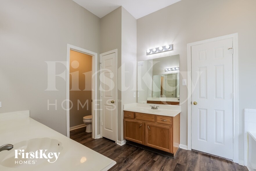 Building Photo - 15722 E Astern Dr