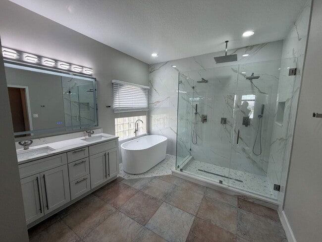 Building Photo - 5290 Chiswick Cir