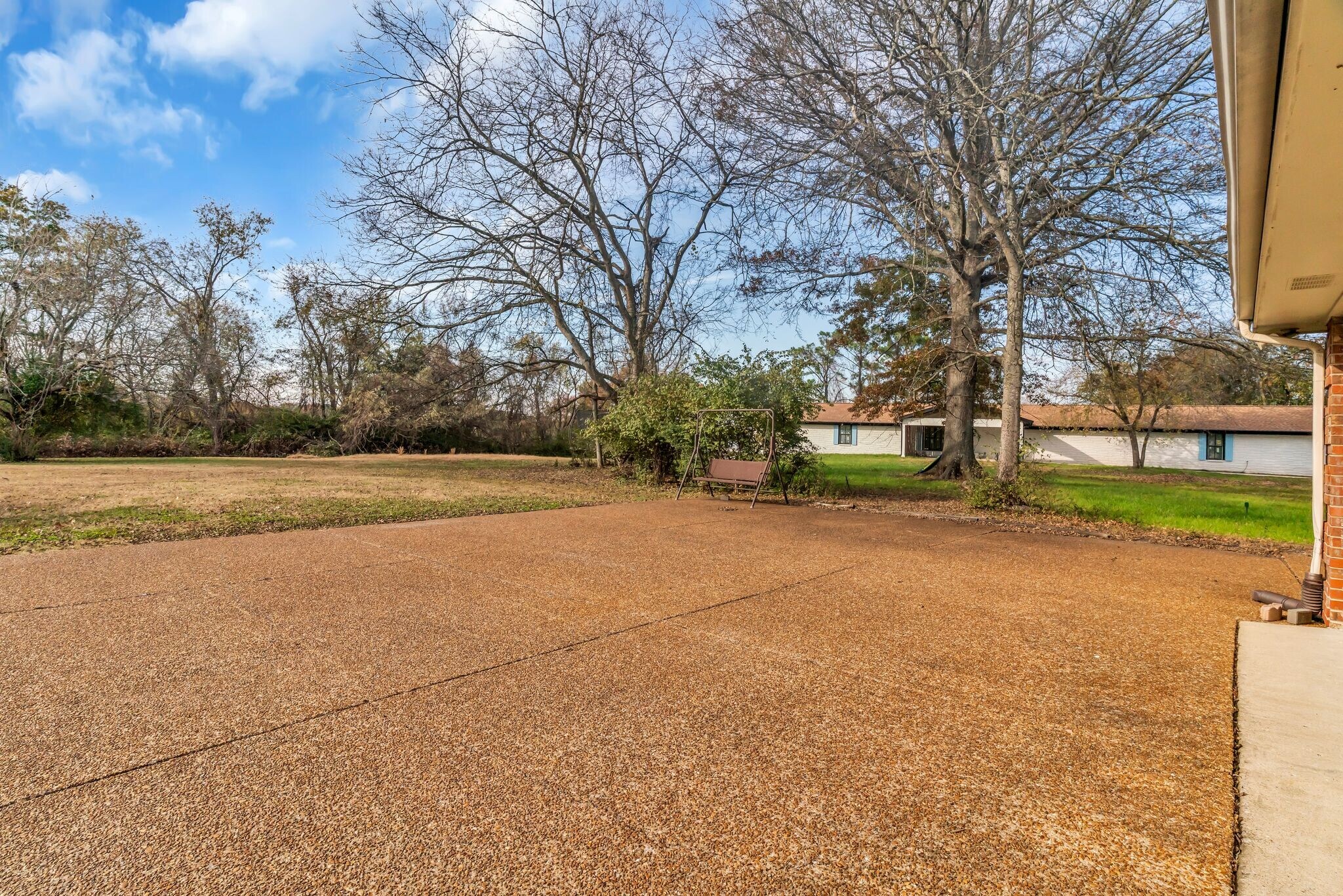 Building Photo - 341 Hickory Dr