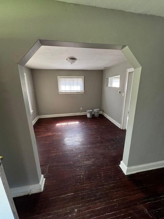 Building Photo - 1387 Briarwood Ave