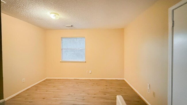 Building Photo - 17326 Harmony Hill Dr