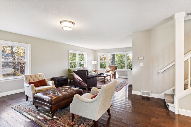 Great space for entertaining and everyday living - 207 Benton Ave