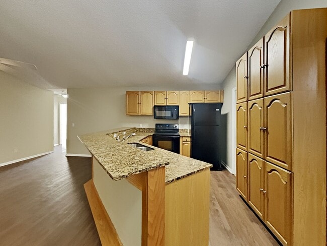 Building Photo - 14902 Pelican Point