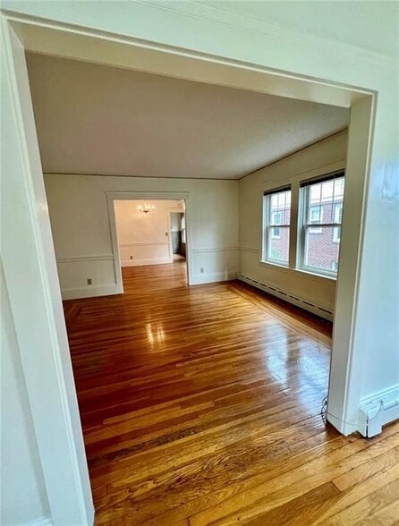 Building Photo - 146 Lancaster St