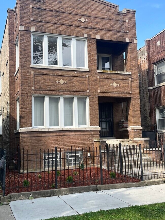 Building Photo - 6404 S Campbell Ave