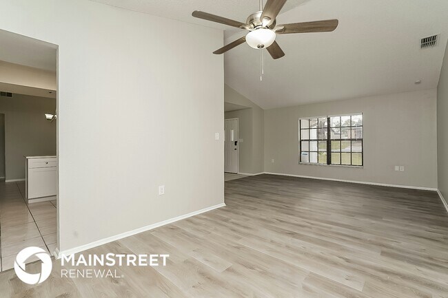 Building Photo - 8093 Pagoda Dr