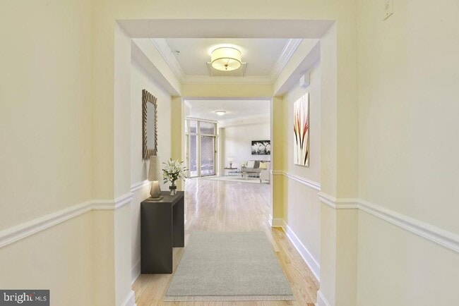 Building Photo - 502 W Broad St