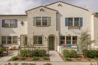 Building Photo - 2629 S Equestrian Dr