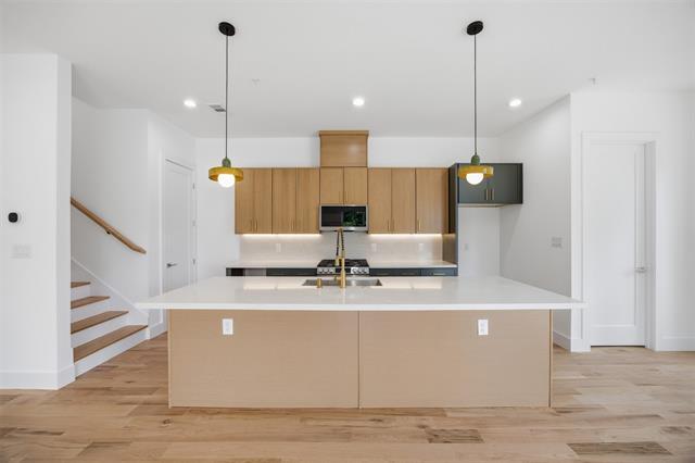 Building Photo - 4605 Belmont Ave
