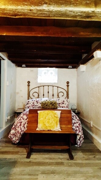 Building Photo - 1310 Hollow Rd