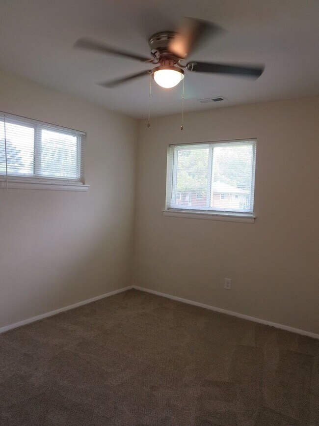 Building Photo - Aragona Village