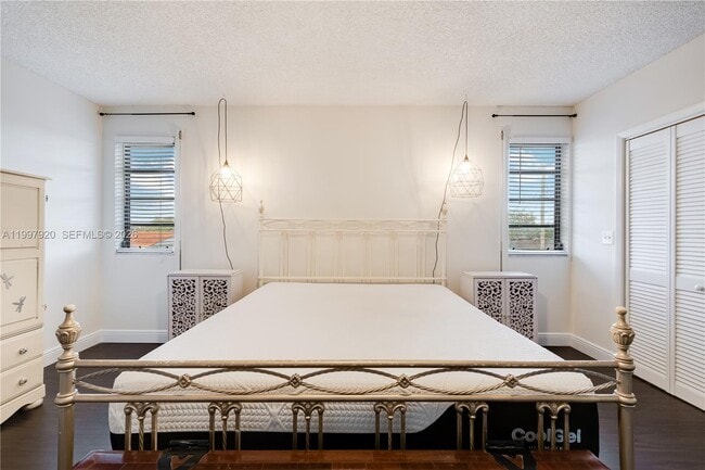 Building Photo - 2801 SW 106th Ave