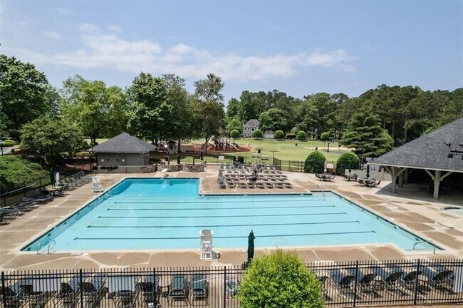 Building Photo - 718 Players Ct