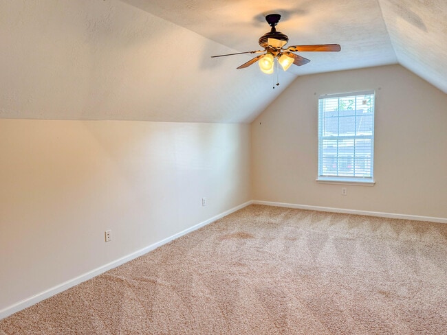 Building Photo - 113 Wells Dr