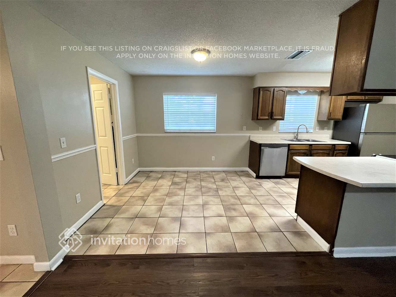 Building Photo - 6115 Donegal E