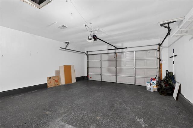 Building Photo - 3401 Hillsdale Ln