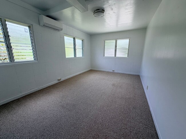Building Photo - Spacious 2 Bedroom / 2 Bathroom Pet-Friendly Home in Moanalua Valley