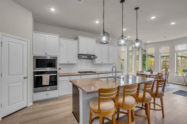 Building Photo - 32117 Magnolia River Trl