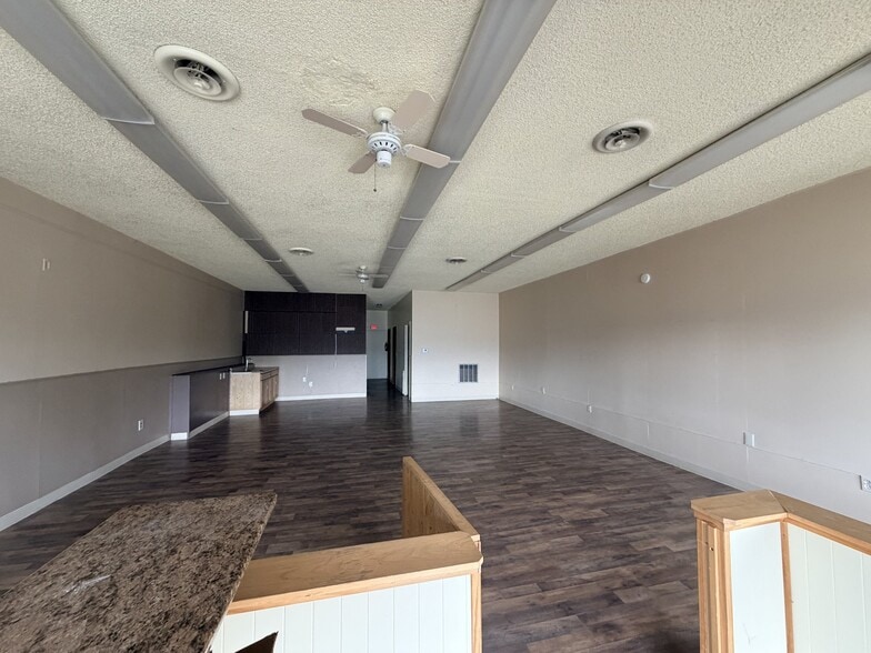 Building Photo - 206 S 11th St