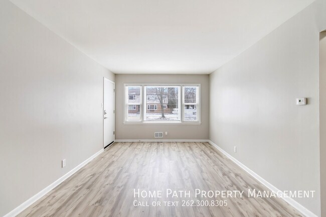Building Photo - 147 S Grand Ave