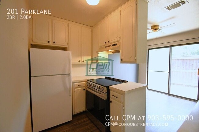 Building Photo - 201 Parklane-